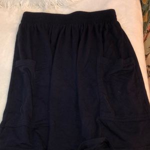 Casual navy blue skirt with pockets